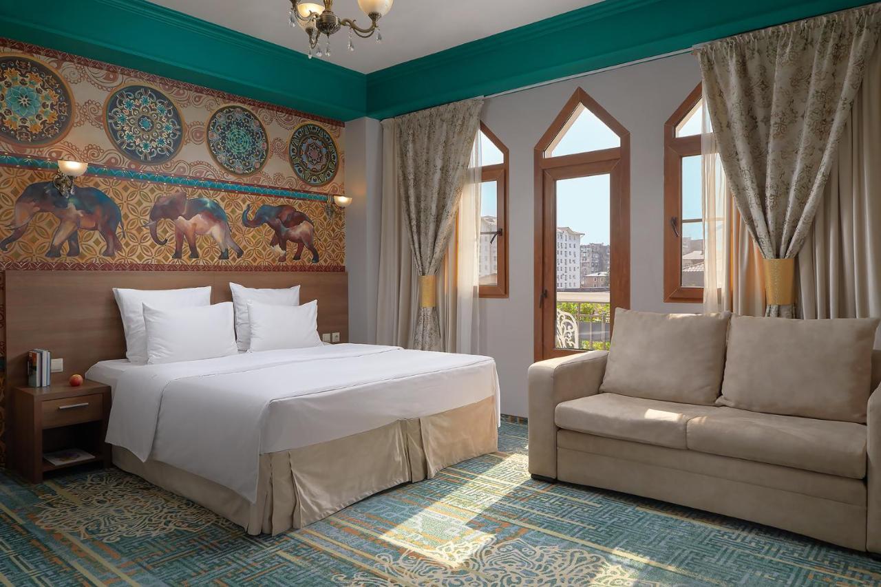 סוקהום Garuda Boutique Hotel מראה חיצוני תמונה