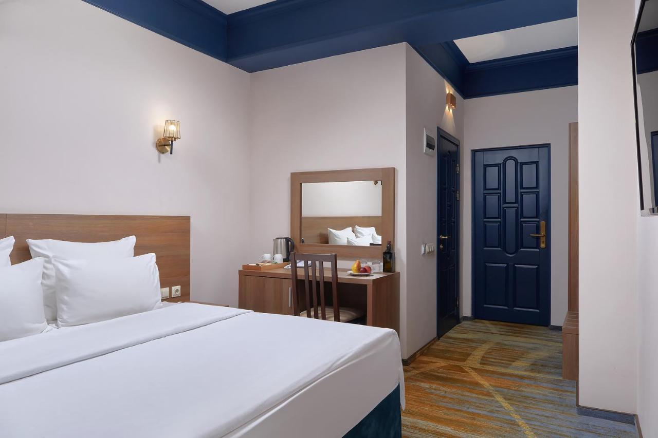 סוקהום Garuda Boutique Hotel מראה חיצוני תמונה