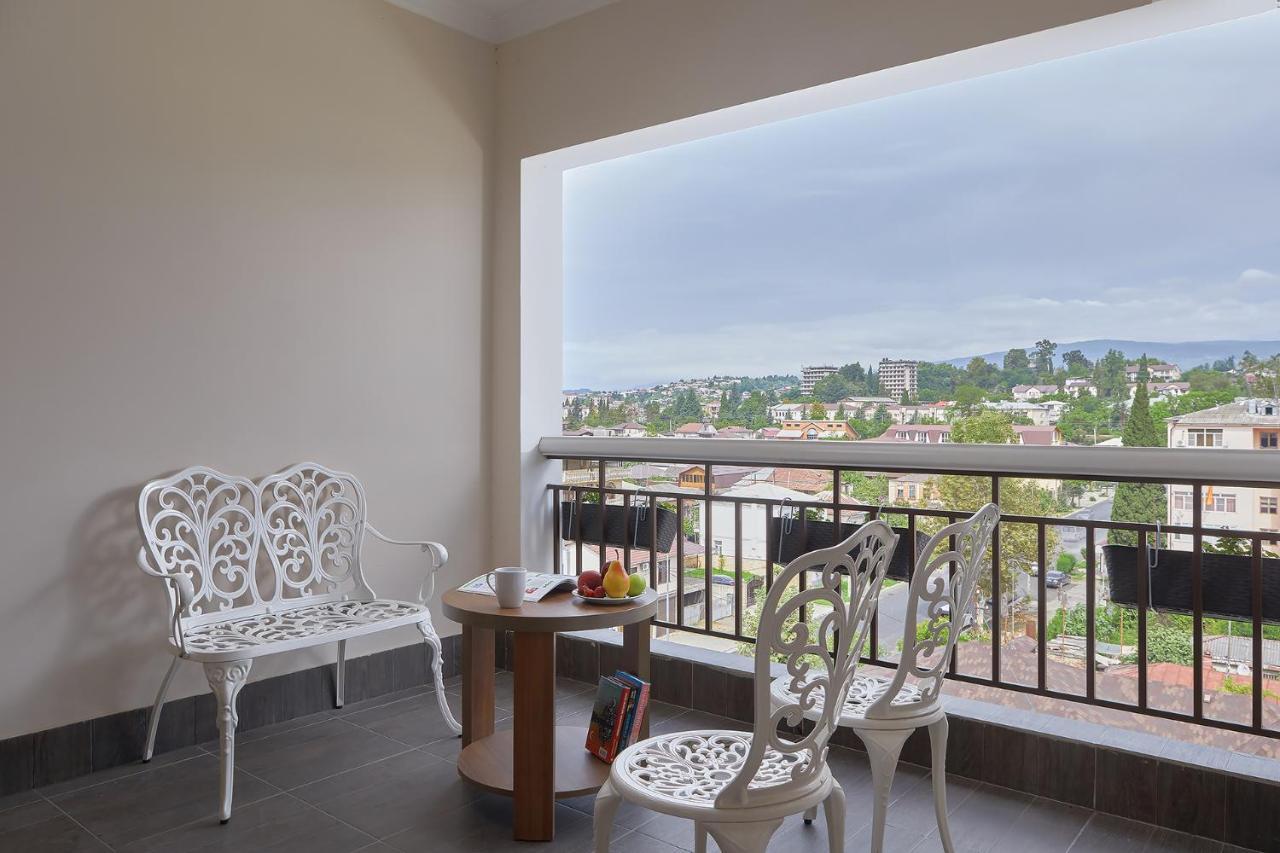 סוקהום Garuda Boutique Hotel מראה חיצוני תמונה