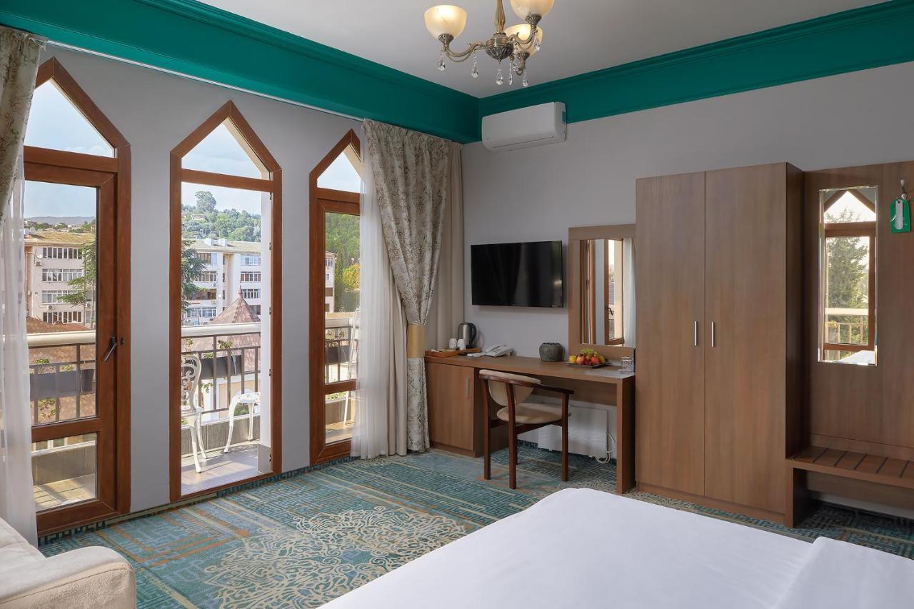 סוקהום Garuda Boutique Hotel מראה חיצוני תמונה