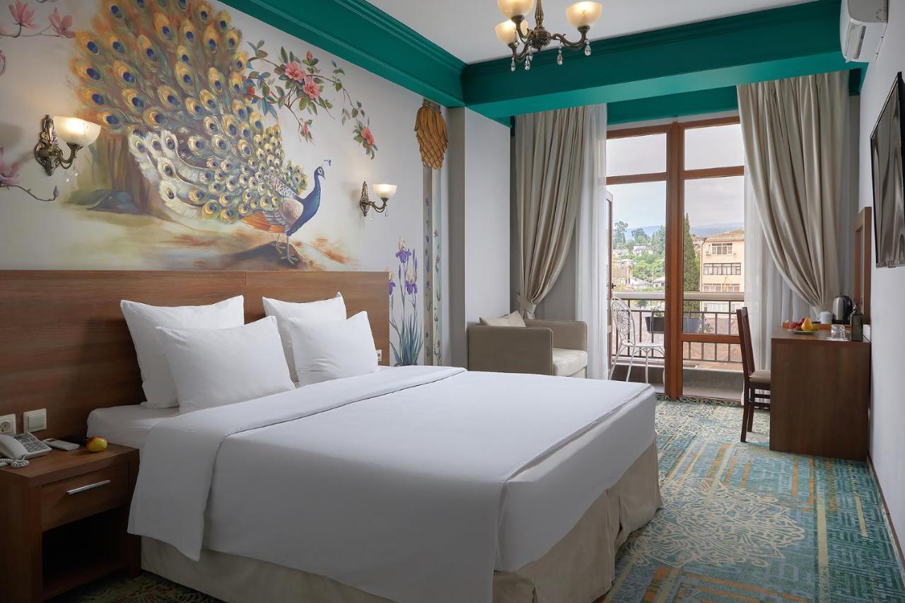 סוקהום Garuda Boutique Hotel מראה חיצוני תמונה
