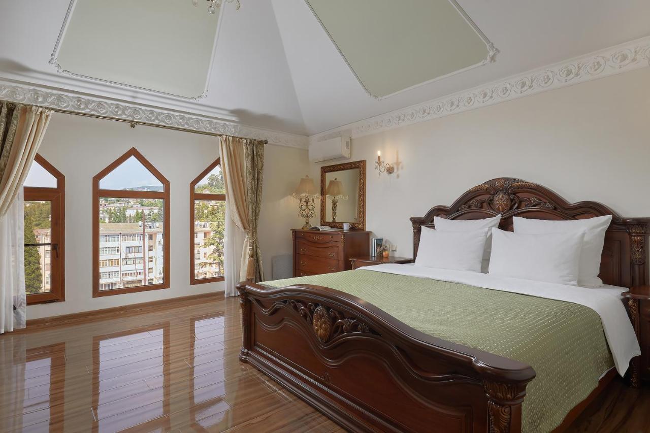 סוקהום Garuda Boutique Hotel מראה חיצוני תמונה