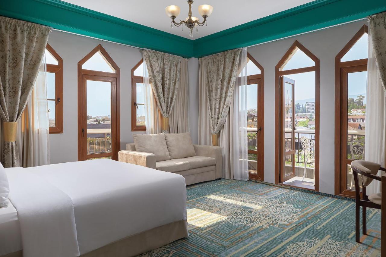 סוקהום Garuda Boutique Hotel מראה חיצוני תמונה
