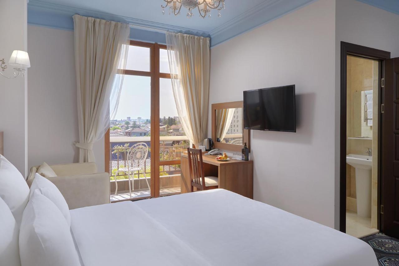 סוקהום Garuda Boutique Hotel מראה חיצוני תמונה