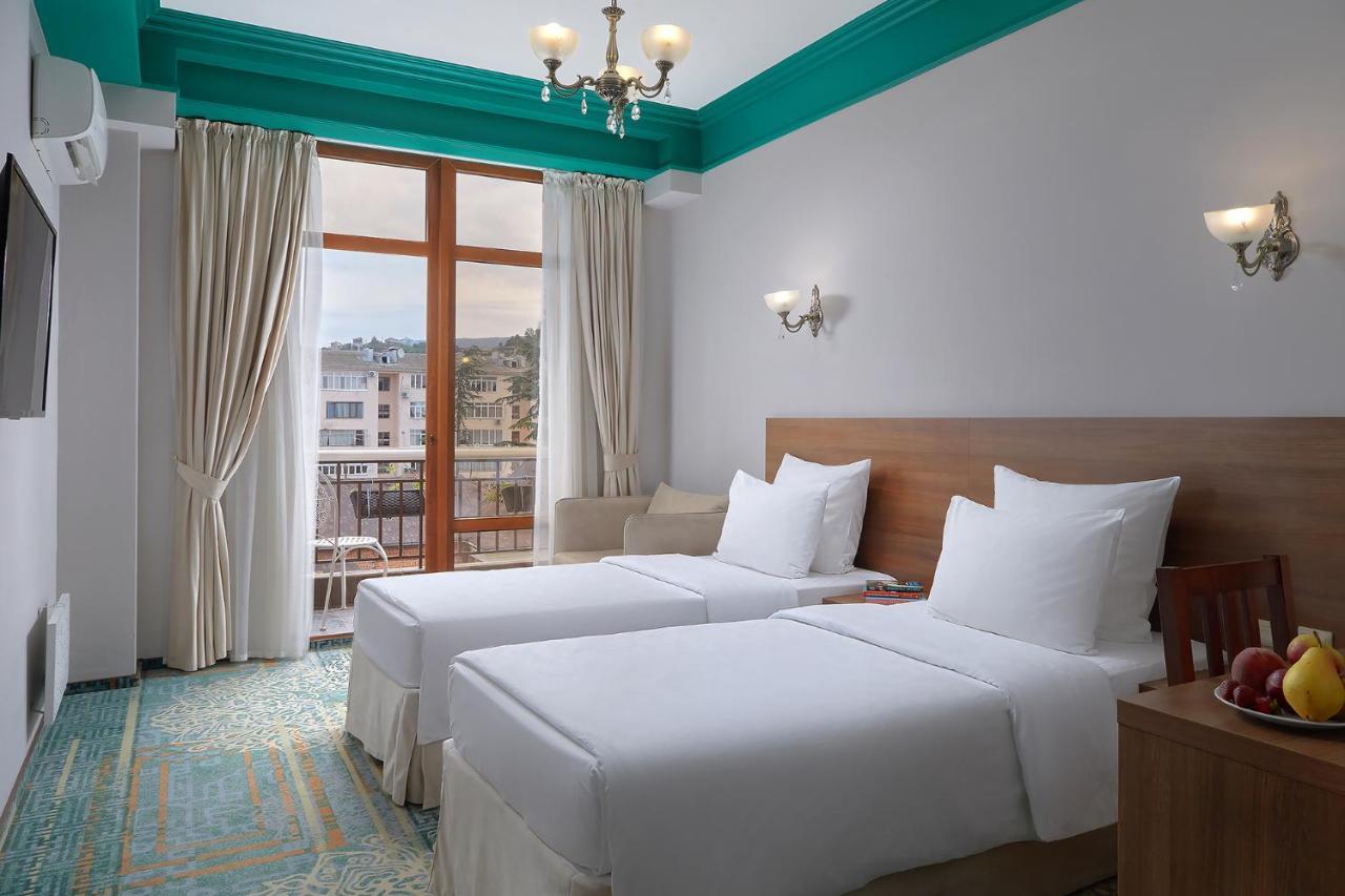 סוקהום Garuda Boutique Hotel מראה חיצוני תמונה