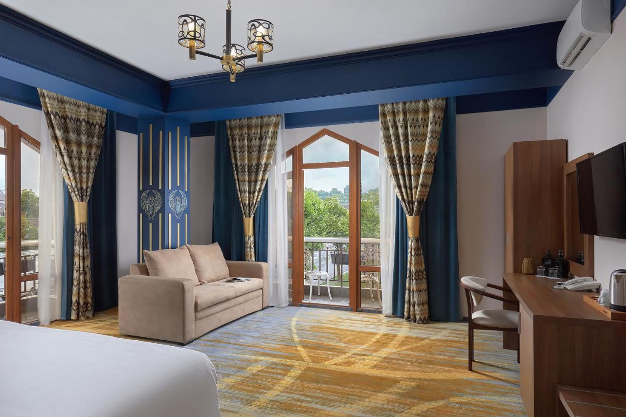 סוקהום Garuda Boutique Hotel מראה חיצוני תמונה