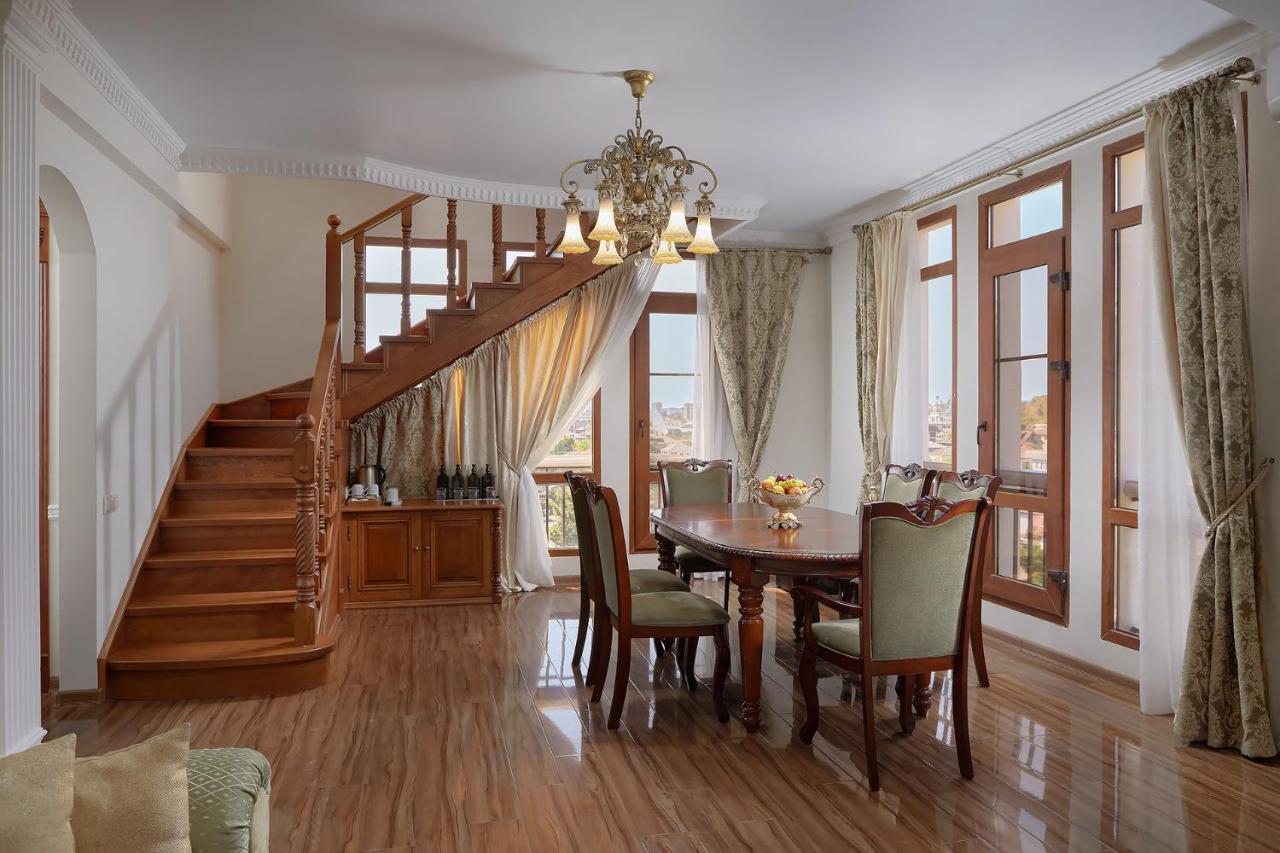 סוקהום Garuda Boutique Hotel מראה חיצוני תמונה